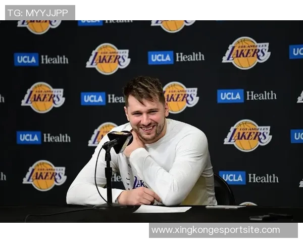 杨毅点评东契奇加盟湖人对詹姆斯地位的影响与老将发言权问题