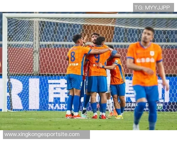 中超联赛第30轮北京国安主场大胜梅州客家展现强劲实力 中超联赛第30轮北京国安主场大胜梅州客家展现强劲实力