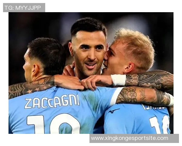 国米主场球迷为J马丁内斯加油助威助其走出车祸阴影重返赛场