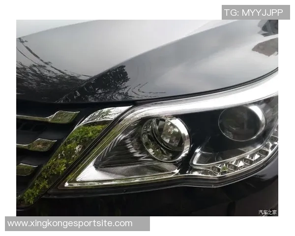 英国业余队前锋比赛中尝试修大灯却因缺工具未能成功