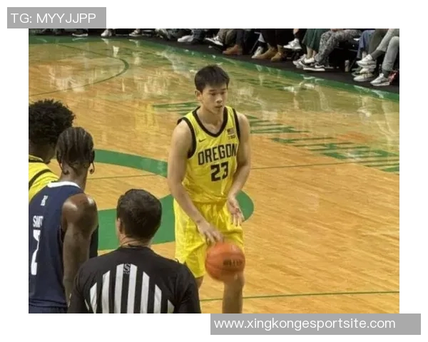 林葳脑后传球技惊四座德米尔接球轻松得分展现默契配合